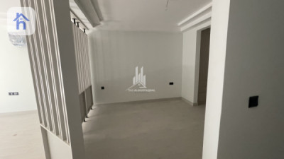 Studio Apartment For Sale Image 4
