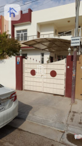 Spacious Family Home with 4 Bedrooms image 2