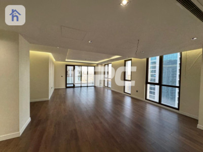 Luxurious 4-Bedroom Apartment for Rent image 5