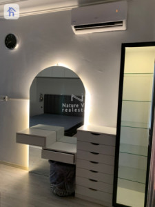 Modern and Bright One Bedroom Flat Image 7