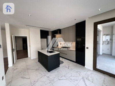 Spacious Apartment with Beautiful Views Image 3