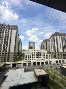 Modern Apartment image 7