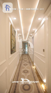 Luxurious Apartment with Park View Image 17