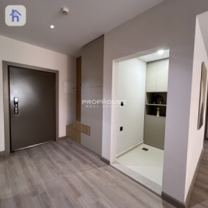 Stylish and Contemporary Apartment image 2