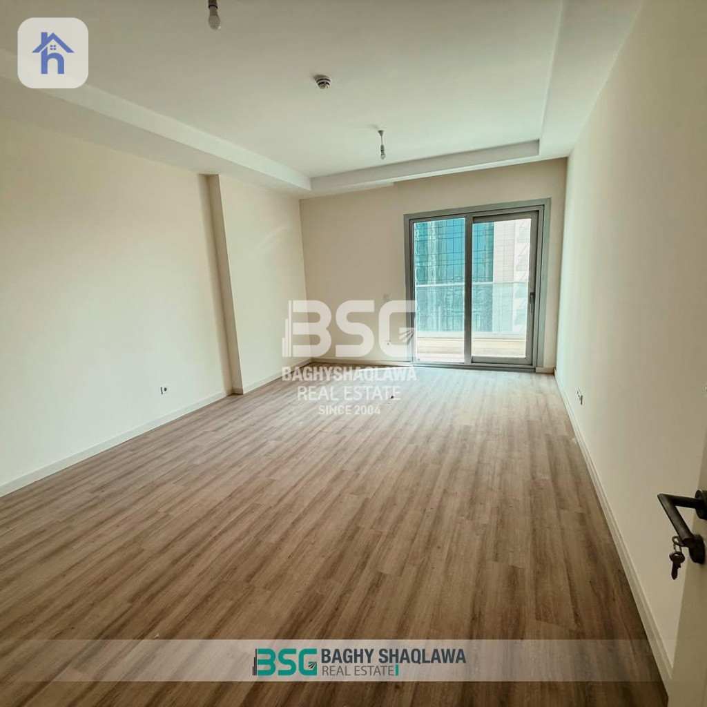 Spacious Apartment in Empire Square