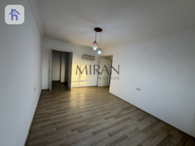 Spacious Apartment with Contemporary Design Resim 4