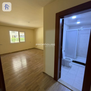 Spacious 3-Bedroom Apartment image 9