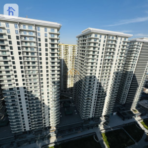 Elegant one-bedroom apartment image 9