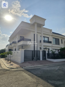 Corner House image 3