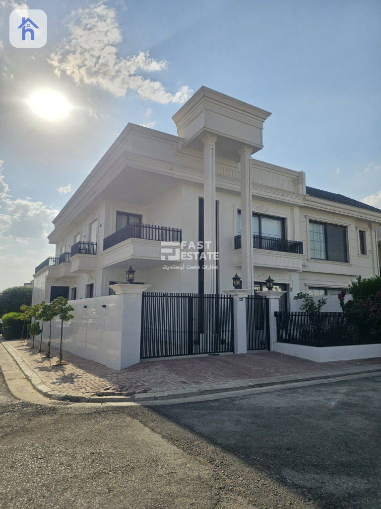 Corner House Resim 3