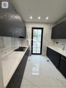 Luxurious Villa with 6 Bedrooms Image 7