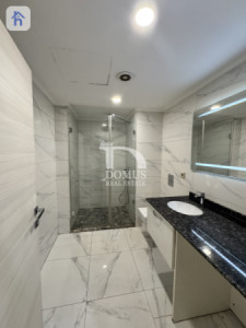 Modern 1BR Apartment in Star Towers Image 4