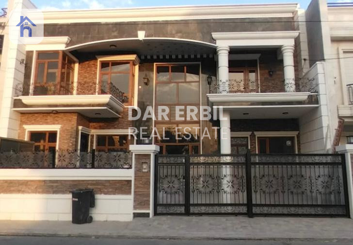 منزل عائلي كبير في 32 بارك (سربستي)