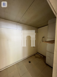 Spacious Commercial House, Ideal Location! Image 6