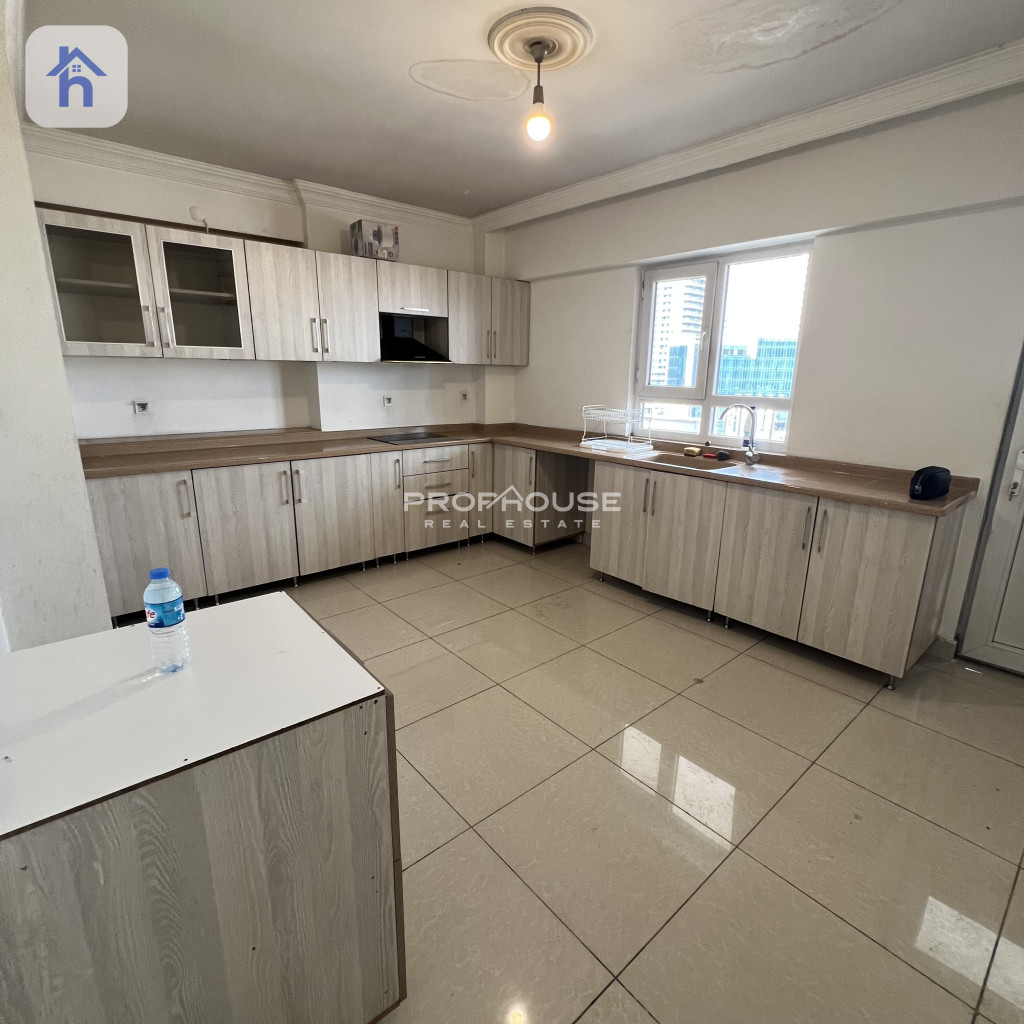 شوقەیەکی فراوانی سێ ژووری نوستن لە شاری هەولێر وێنە 2