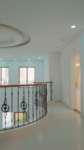 Luxury House image 3