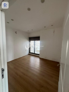Modern 2 Bedroom Apartment with Spacious Layout Image 4
