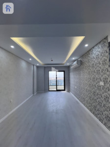 Bright and airy apartment in a prime location image 1