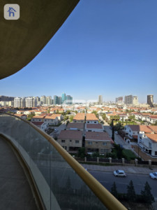 Modern 3-Bedroom Apartment Image 9