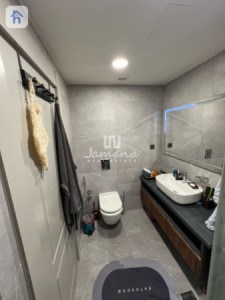 Contemporary Apartment with High-End Features Image 17