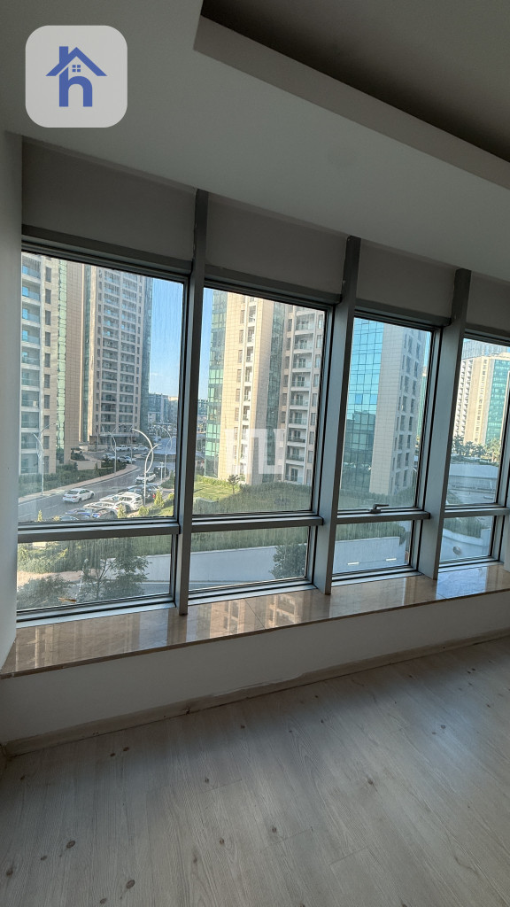 Modern Apartment with 2 Bedrooms Image 2