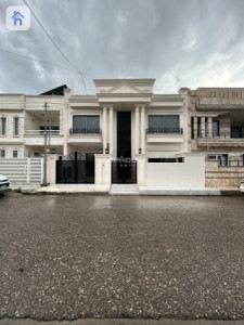 Luxury House image 1