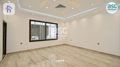 Spacious House in Zaner City Image 3