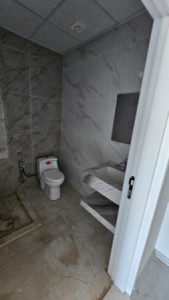 Spacious Apartment with 3 Bedrooms image 8