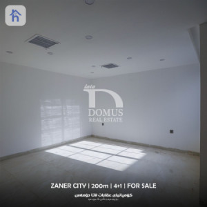 Spacious house with multiple rooms Resim 8