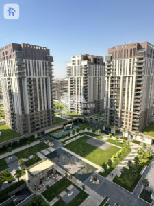 Modern 4 Bedroom Apartment, Spacious Living image 33
