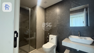 Modern apartment with spacious layout image 7