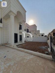 منزل كبير ب4 غرف نوم صورة 4