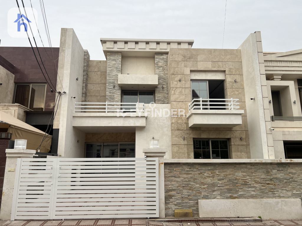 Spacious 4-Bedroom House in 32 park