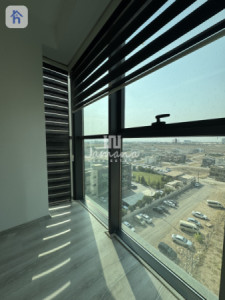 Spacious Apartment with 4 Bedrooms Image 8