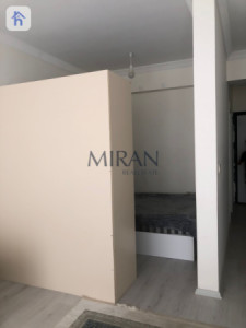Cozy Studio Apartment in Prime Location image 5