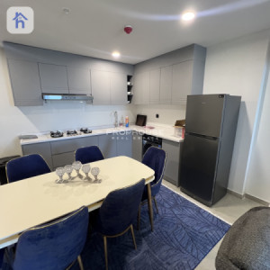 Modern Apartment in Green World image 4