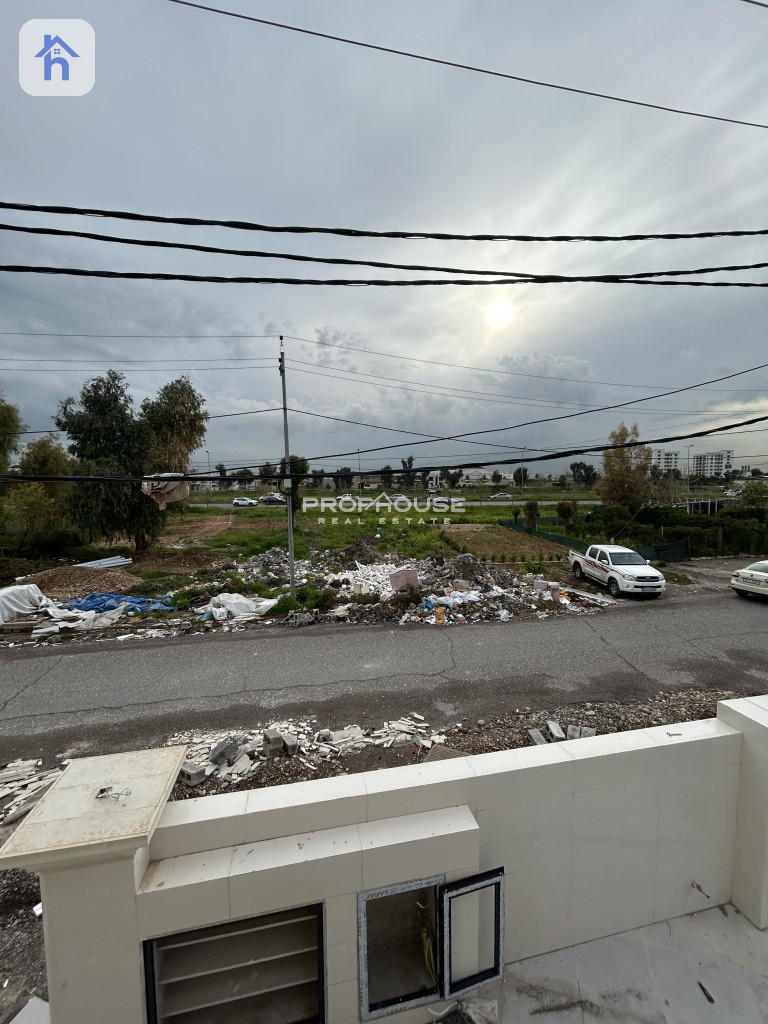 House Opposite Garden Image 7