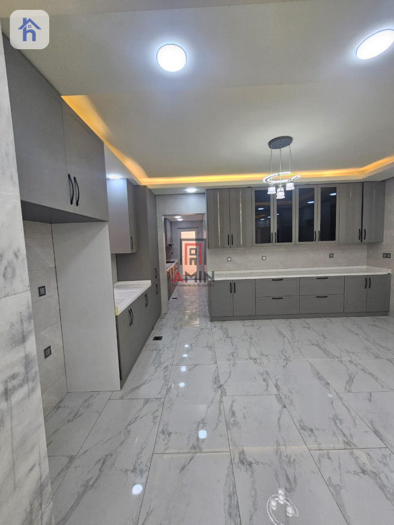 House (300m²)