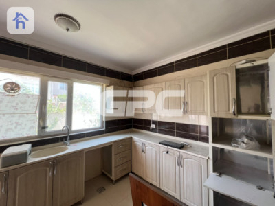 Spacious 4 Bedroom House in Italian Village 2 image 3
