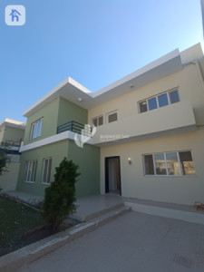 Modern 4-Bedroom House For Sale image 2