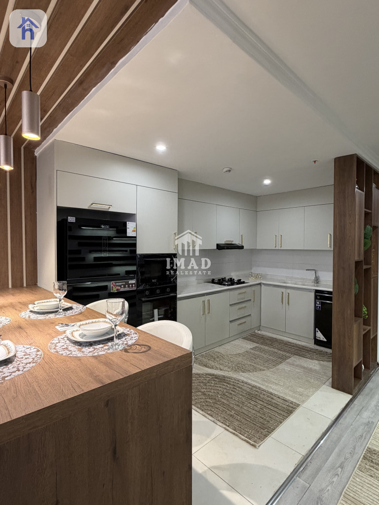 Modern 3-Bedroom Apartment in Wow Tower — 2