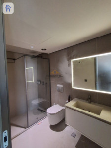 Modern Apartment with Great Views image 7