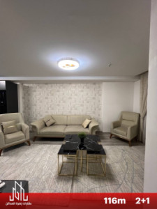 شوقەیەکی مۆدێرن و ڕاخراو لەگەڵ دیمەنی شار image 9