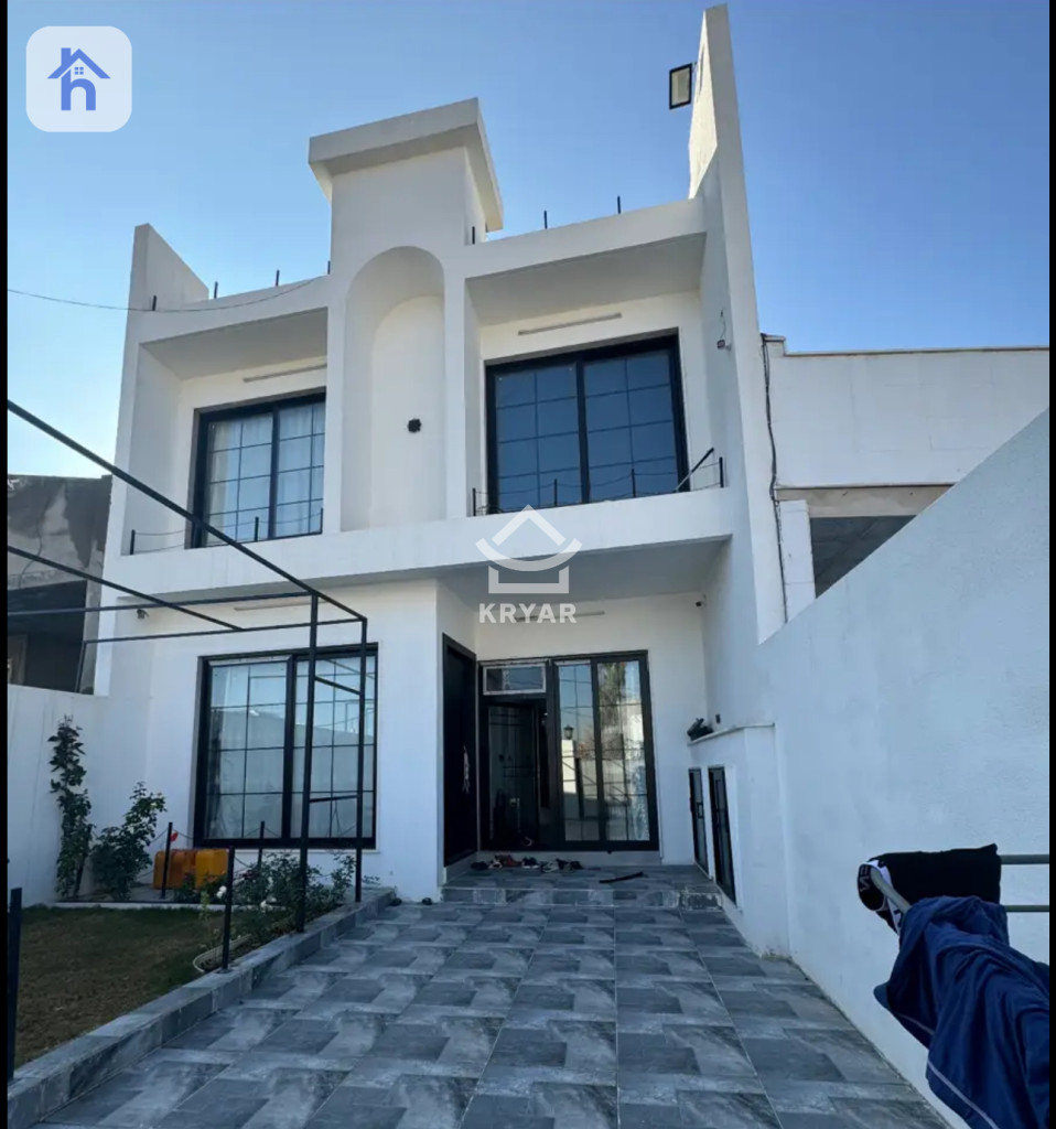 House (200m²)