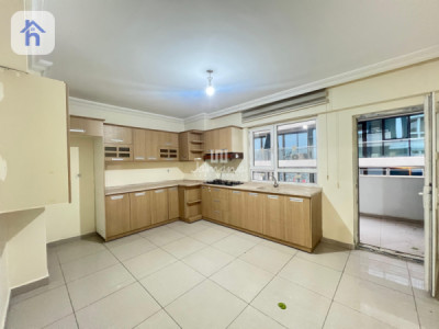 Spacious Apartment with 3 Bedrooms in Erbil Image 4