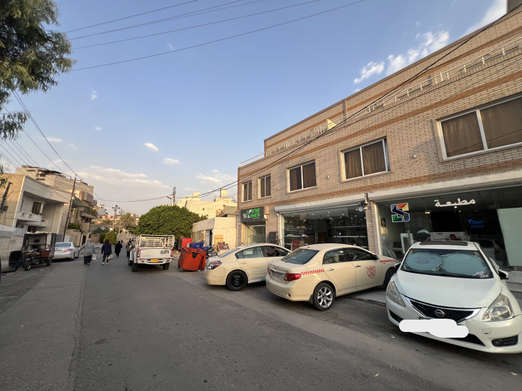 Commercial Building in Tayrawa