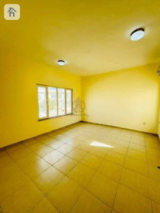 Spacious 4 Bedroom House Image 7