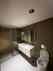 Spacious Apartment in Cavalli Tower image 10