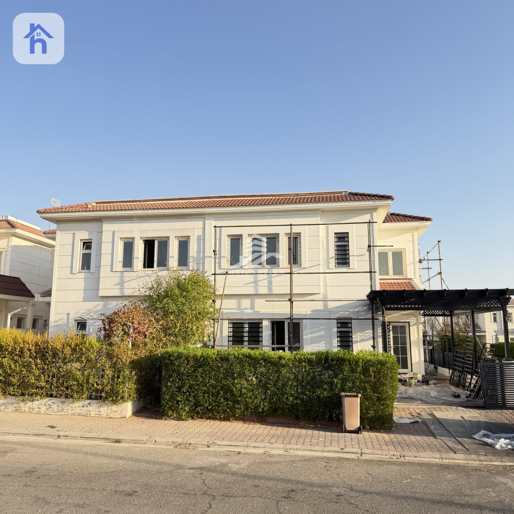 Spacious House in Hiwa City