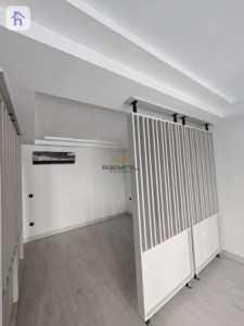 Luxurious Apartment in Prime Location Image 3